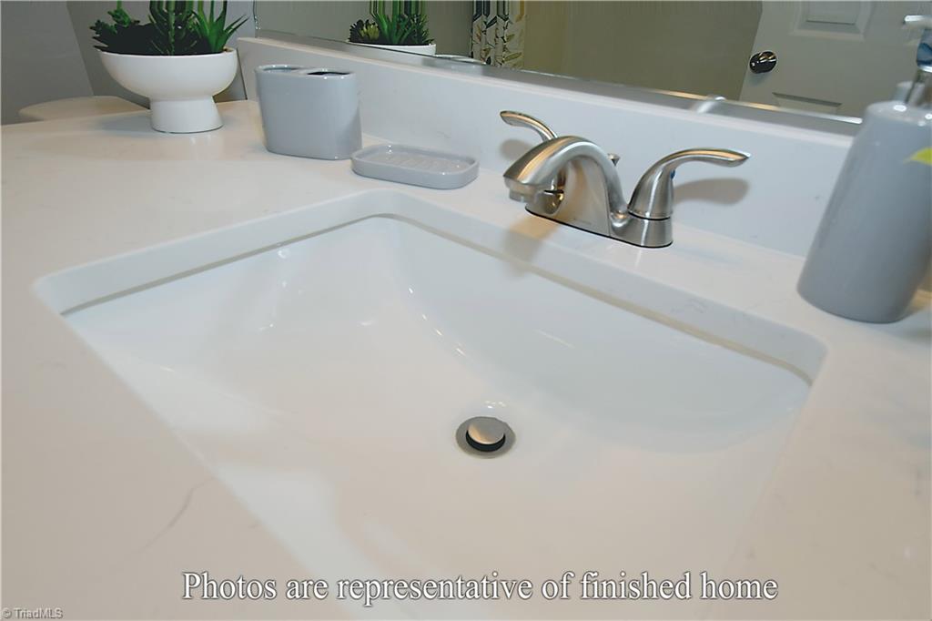 Greensboro, North Carolina 27405, United States, 3 Bedrooms Bedrooms, ,3 BathroomsBathrooms,Residential,Active,179134