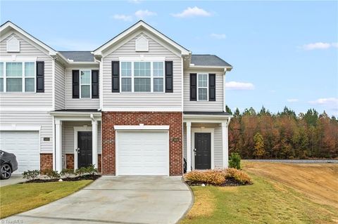 Photo for 5404 Avery Drive