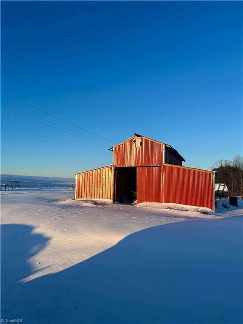 Mobile Home For Sale - 1063 Pell Road<br/> Westfield, NC 27053