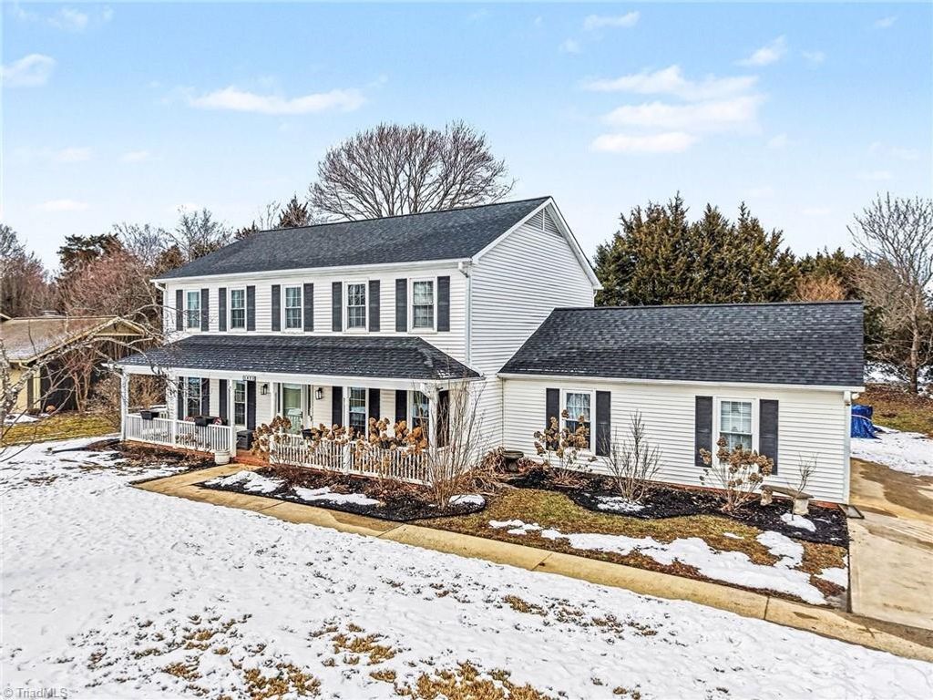 Photo of 1423 Spring Hill Circle, Kernersville, NC (MLS # 1208495)