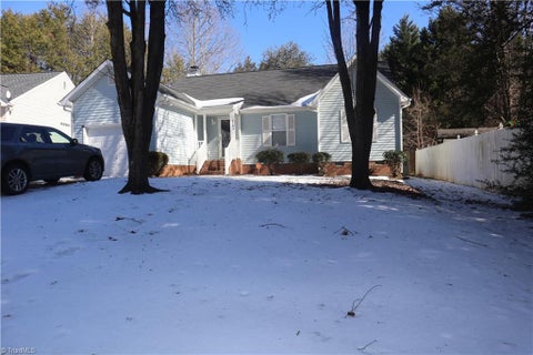Homes For Sale - 4702 Tuliptree Drive<br/> Greensboro, NC 27455