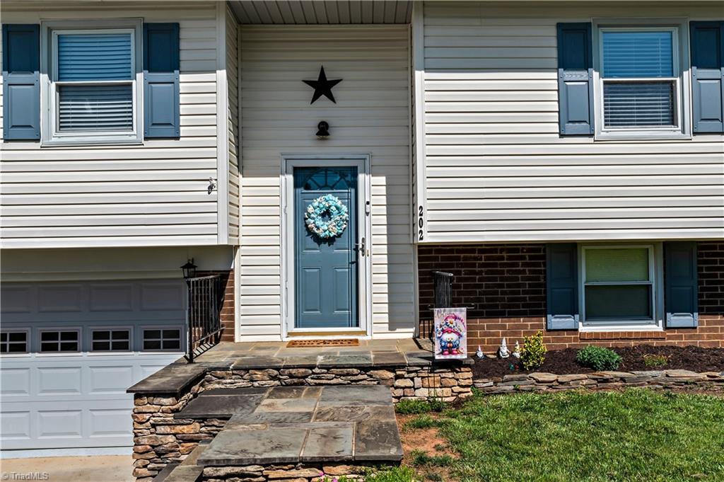 202 Queenland Court, King, North Carolina image 3