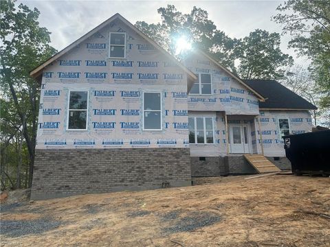 Homes For Sale - 318 Trollinger Road<br/> Randolph County, Randleman, NC 27317