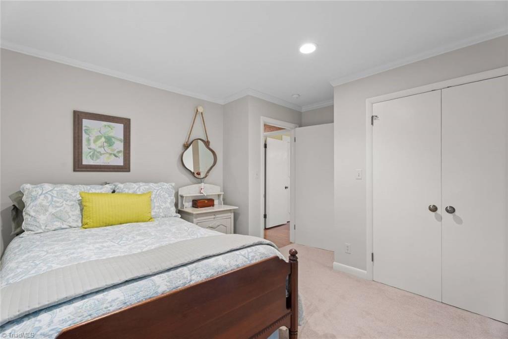 Winston-Salem, North Carolina 27104, United States, 4 Bedrooms Bedrooms, ,4 BathroomsBathrooms,Residential,Pending,158720