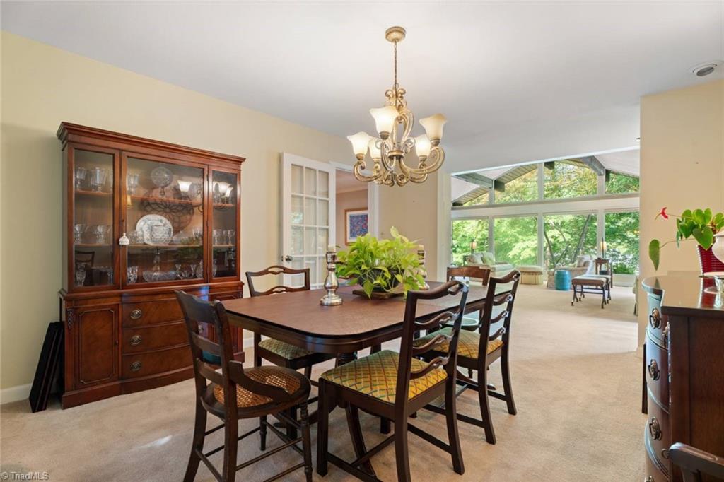 Winston-Salem, North Carolina 27104, United States, 4 Bedrooms Bedrooms, ,4 BathroomsBathrooms,Residential,Pending,158720