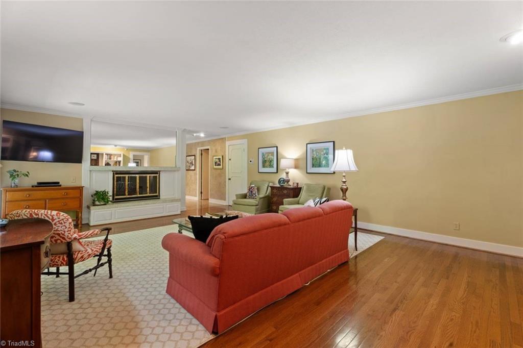 Winston-Salem, North Carolina 27104, United States, 4 Bedrooms Bedrooms, ,4 BathroomsBathrooms,Residential,Pending,158720