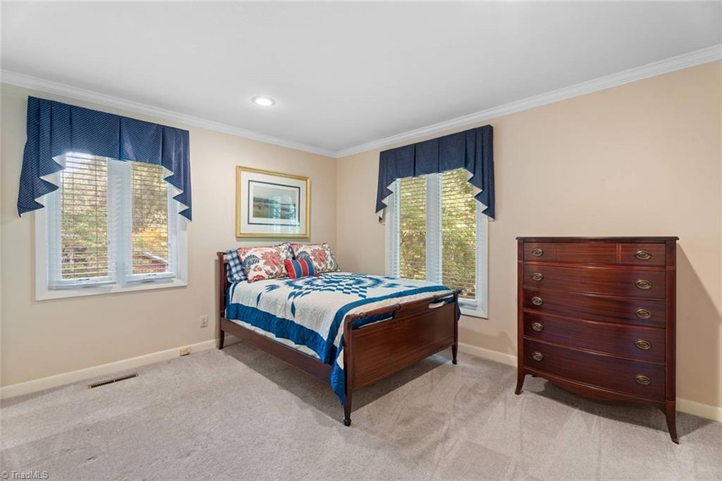 Winston-Salem, North Carolina 27104, United States, 4 Bedrooms Bedrooms, ,4 BathroomsBathrooms,Residential,Pending,158720