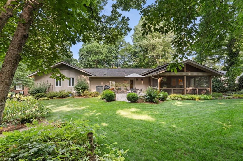 Winston-Salem, North Carolina 27104, United States, 4 Bedrooms Bedrooms, ,4 BathroomsBathrooms,Residential,Pending,158720