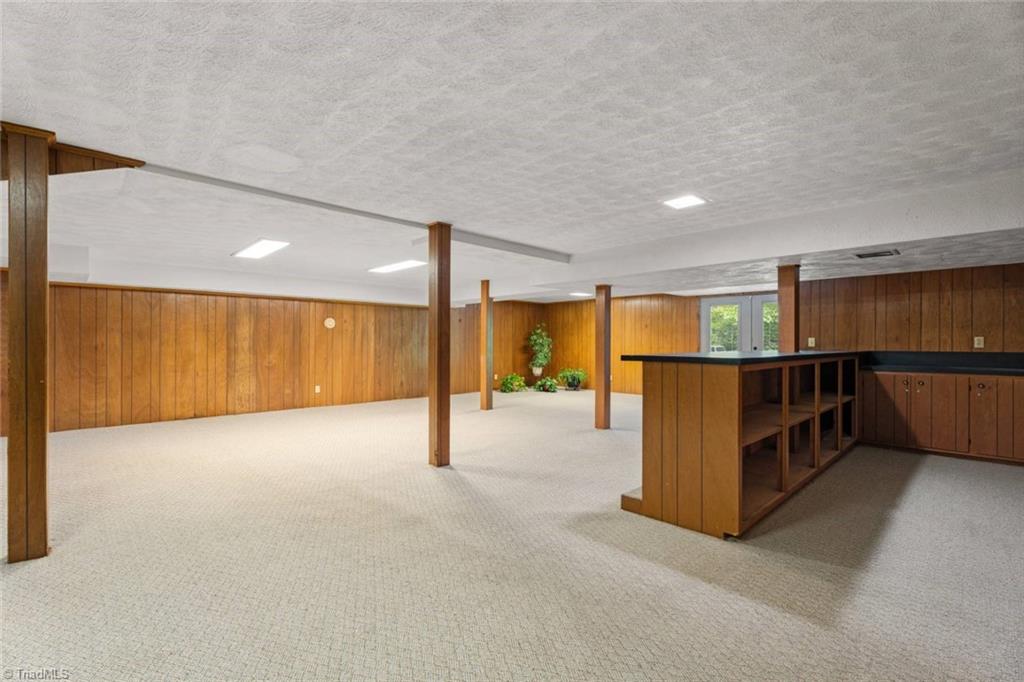 Winston-Salem, North Carolina 27104, United States, 4 Bedrooms Bedrooms, ,4 BathroomsBathrooms,Residential,Pending,158720