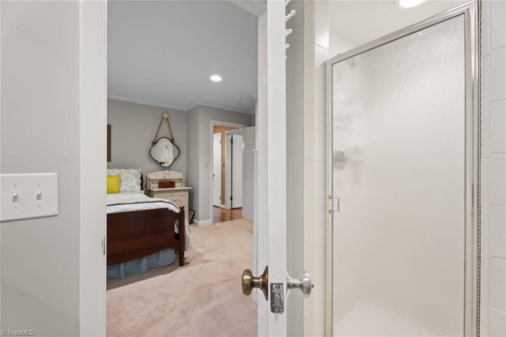 Winston-Salem, North Carolina 27104, United States, 4 Bedrooms Bedrooms, ,4 BathroomsBathrooms,Residential,Pending,158720