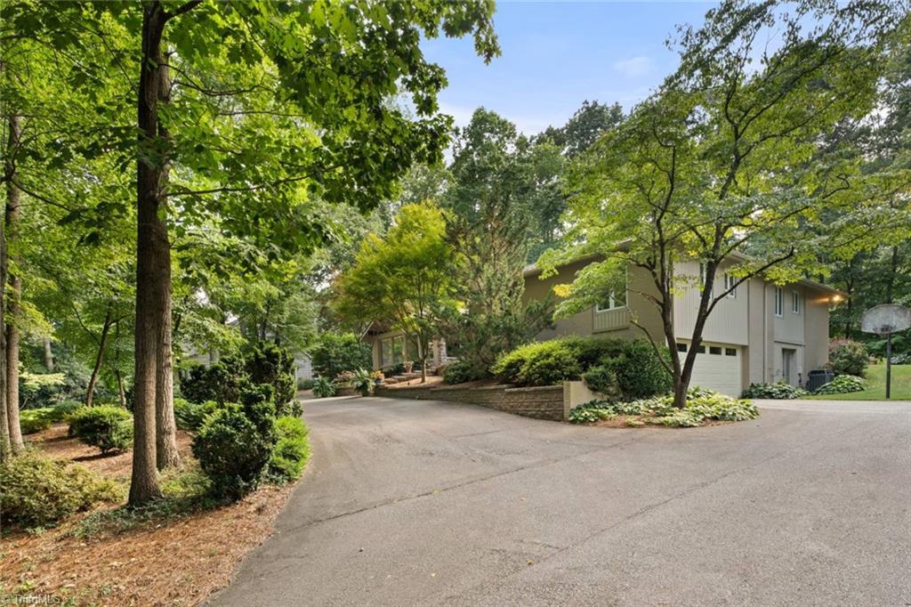 Winston-Salem, North Carolina 27104, United States, 4 Bedrooms Bedrooms, ,4 BathroomsBathrooms,Residential,Pending,158720