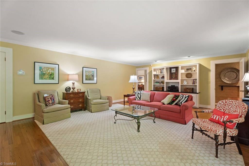 Winston-Salem, North Carolina 27104, United States, 4 Bedrooms Bedrooms, ,4 BathroomsBathrooms,Residential,Pending,158720