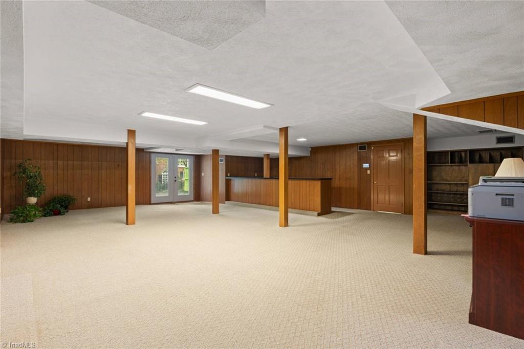 Winston-Salem, North Carolina 27104, United States, 4 Bedrooms Bedrooms, ,4 BathroomsBathrooms,Residential,Pending,158720