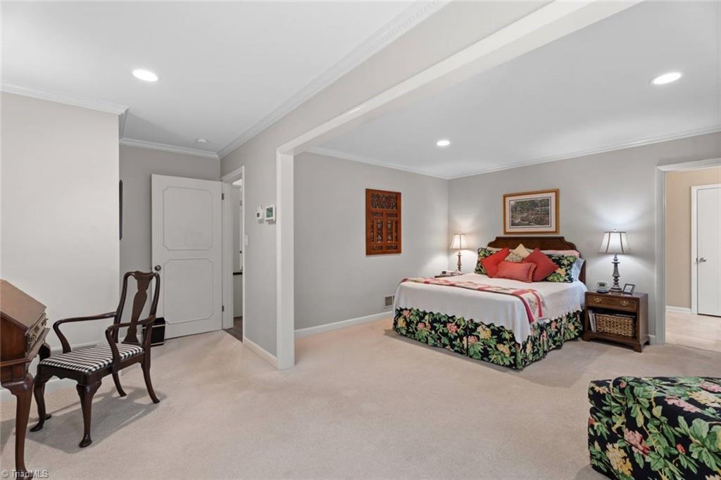 Winston-Salem, North Carolina 27104, United States, 4 Bedrooms Bedrooms, ,4 BathroomsBathrooms,Residential,Pending,158720