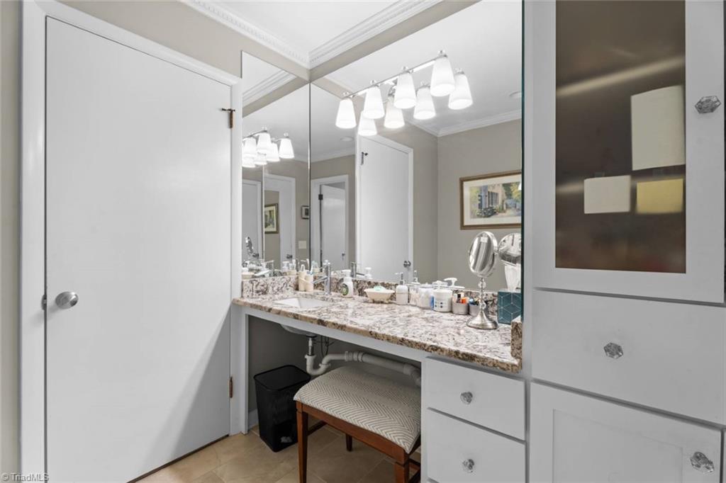 Winston-Salem, North Carolina 27104, United States, 4 Bedrooms Bedrooms, ,4 BathroomsBathrooms,Residential,Pending,158720