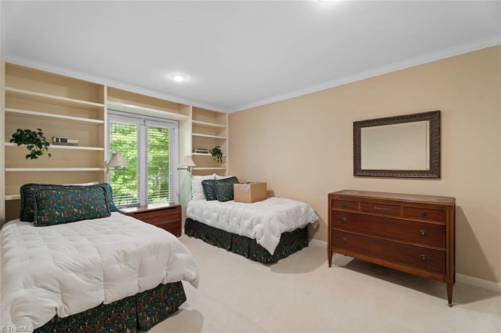 Winston-Salem, North Carolina 27104, United States, 4 Bedrooms Bedrooms, ,4 BathroomsBathrooms,Residential,Pending,158720