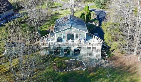 Homes For Sale - 924 Balsam Drive<br/> Avery County, Newland, NC 28657