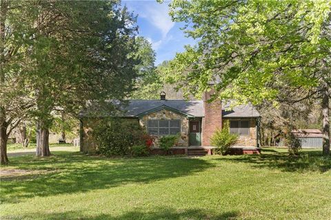 Homes For Sale - 1723 Fork Bixby Road<br/> Davie County, Advance, NC 27006