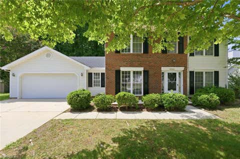 Homes For Sale - 4002 Auburn Hills Drive<br/> Guilford County, Greensboro, NC 27407