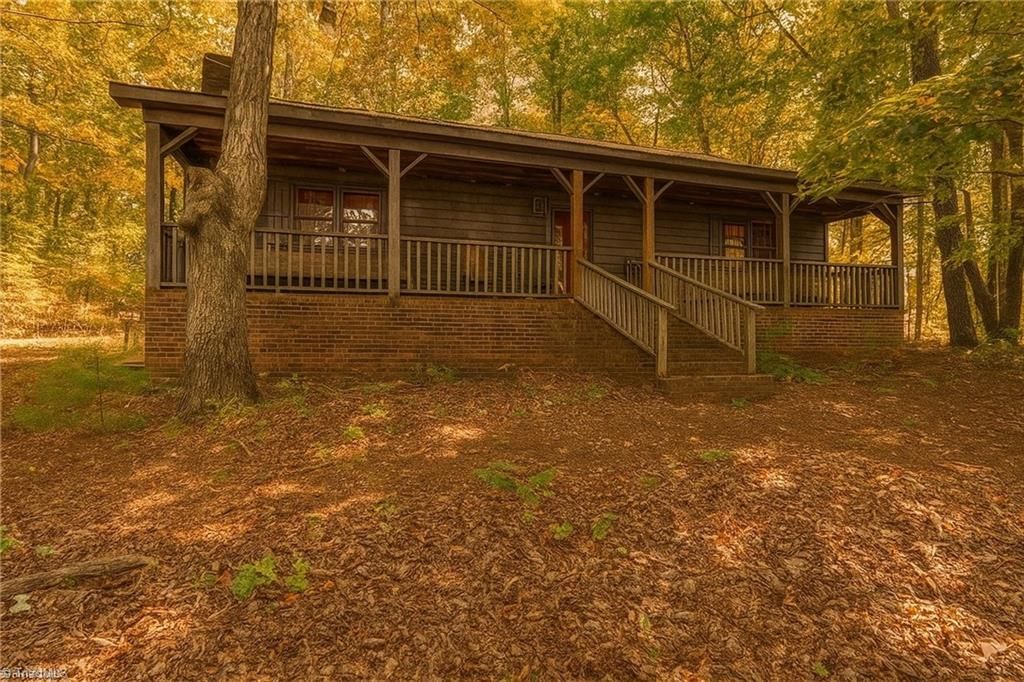 Photo of 3607 NC Highway 268 Hwy, Pilot Mountain, NC 27041 (MLS # 1198728)