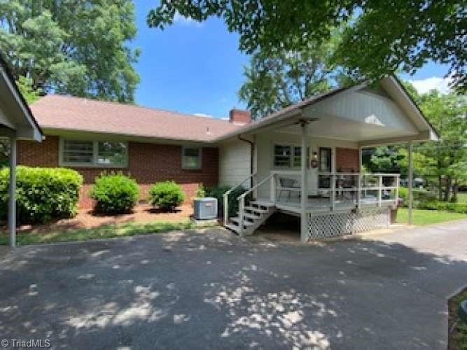 Photo 4 of 23 of 1007 Onslow Drive house