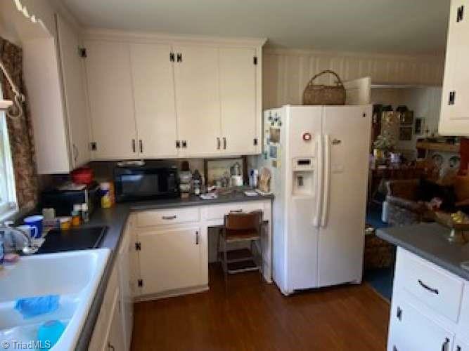 Photo 8 of 23 of 1007 Onslow Drive house