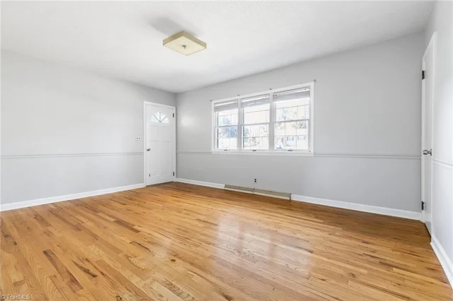 1437 Sandy Cross Road, photo 3 of 34