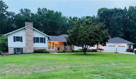 Homes For Sale - 321 Pineview Drive<br/> Mount Airy, NC 27030