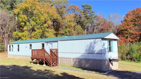 Mobile Home For Sale - 6120 Nc Highway 22<br/> Climax, NC 27322