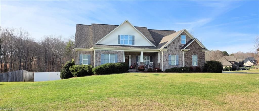 Photo of 245 Centenary Ridge Drive, Clemmons, NC 27012 (MLS # 1203775)