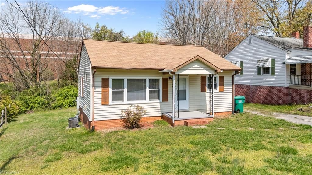 Photo of 607 Martha Place, High Point, NC 27263 (MLS # 1213479)