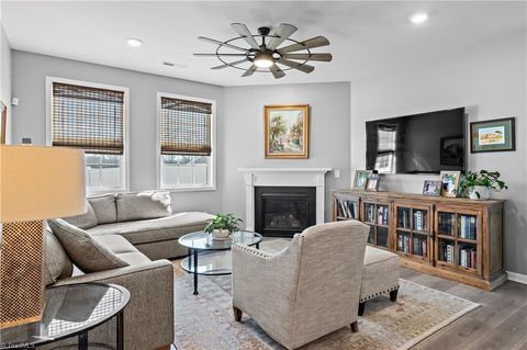 A home in Clemmons