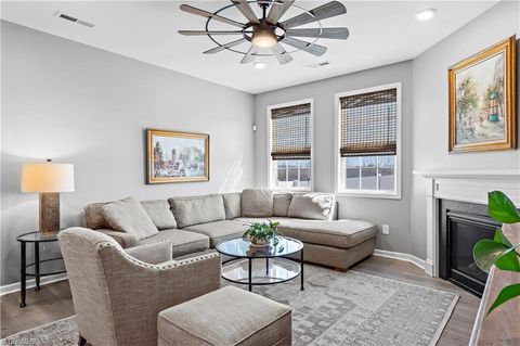 A home in Clemmons
