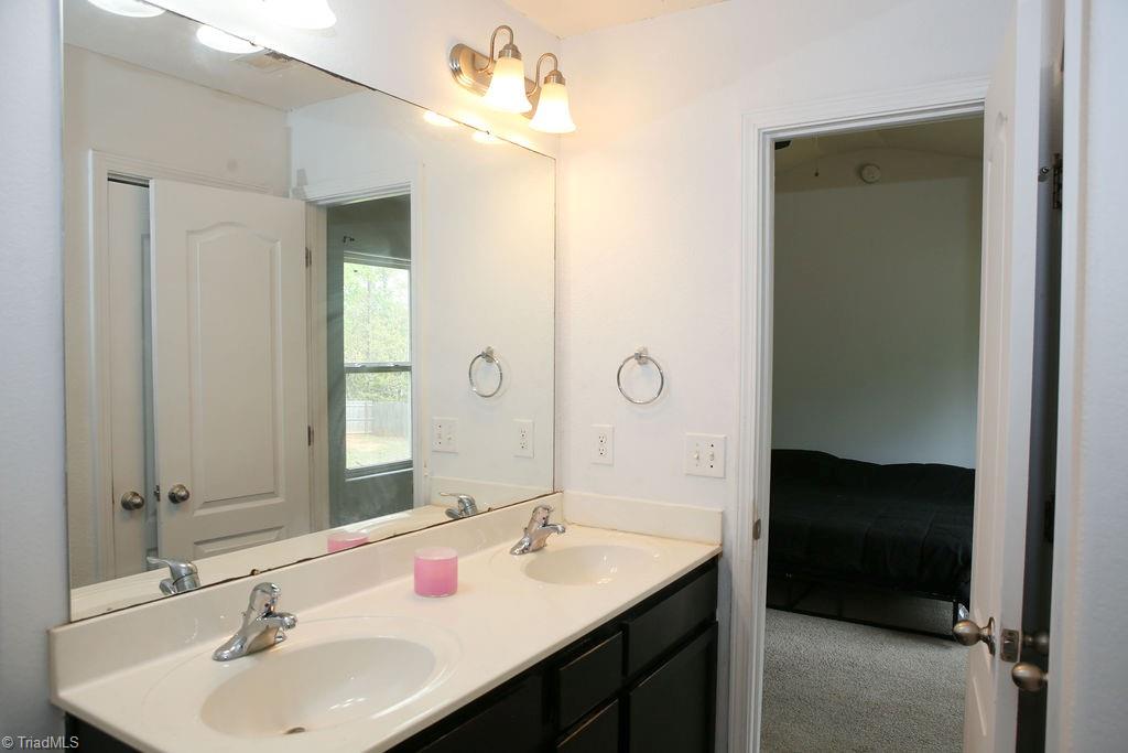 8820 First Run Court, Charlotte, North Carolina image 25