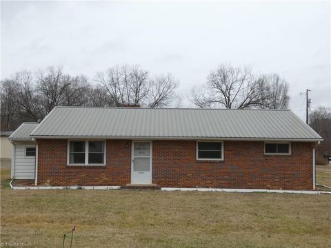 Homes For Sale - 2237 Courtney Huntsville Road<br/> Yadkin County, Yadkinville, NC 27055