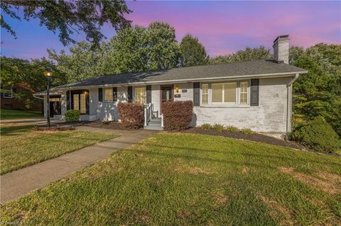 Photo of 1355 Leheigh Court, Winston-Salem, NC 27103 (MLS # 1198764)