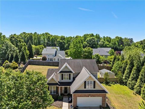 Homes For Sale - 904 Edgewater Road<br/> Alamance County, Gibsonville, NC 27249
