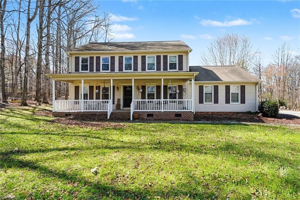 Photo of 6211 Oak Forest Court, Summerfield, NC 27358 (MLS # 1211804)