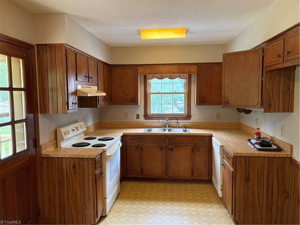 1942 Brier Lane, Graham, North Carolina image 17