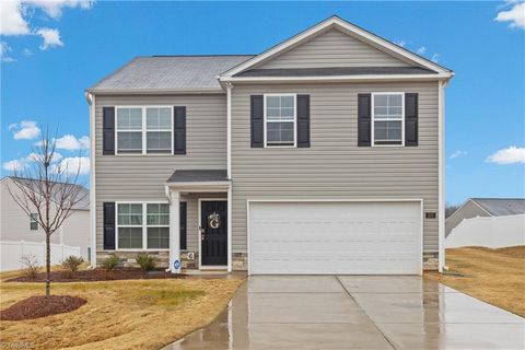 Homes For Sale - 221 Rose Wind Way<br/> Mayodan, NC 27027