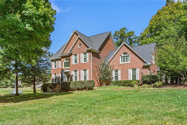 206 PEBBLE BEACH DR, MEBANE, NC 27302 - Image ee4657392c79504bb2cacc4f4bf4e744/152700263