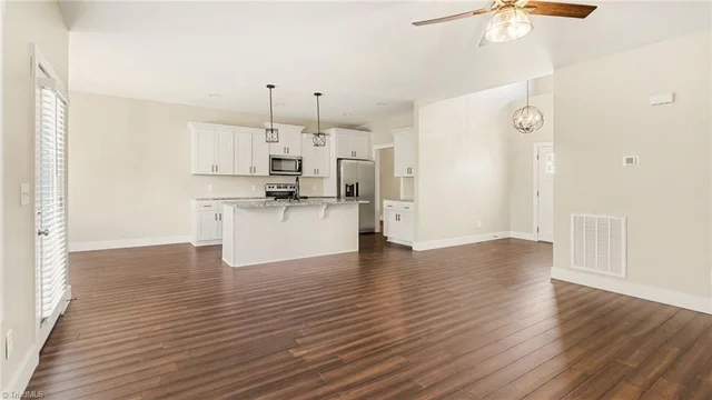 108 Daniels Street, photo 5 of 23