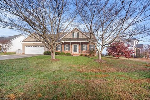 A home in Clemmons