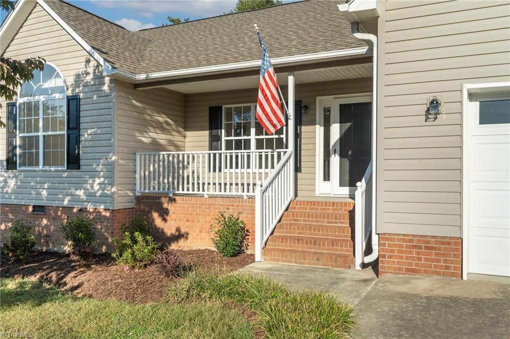 Photo of 125 Cloverfield Court, Winston-Salem, NC 27127 (MLS # 1239331)