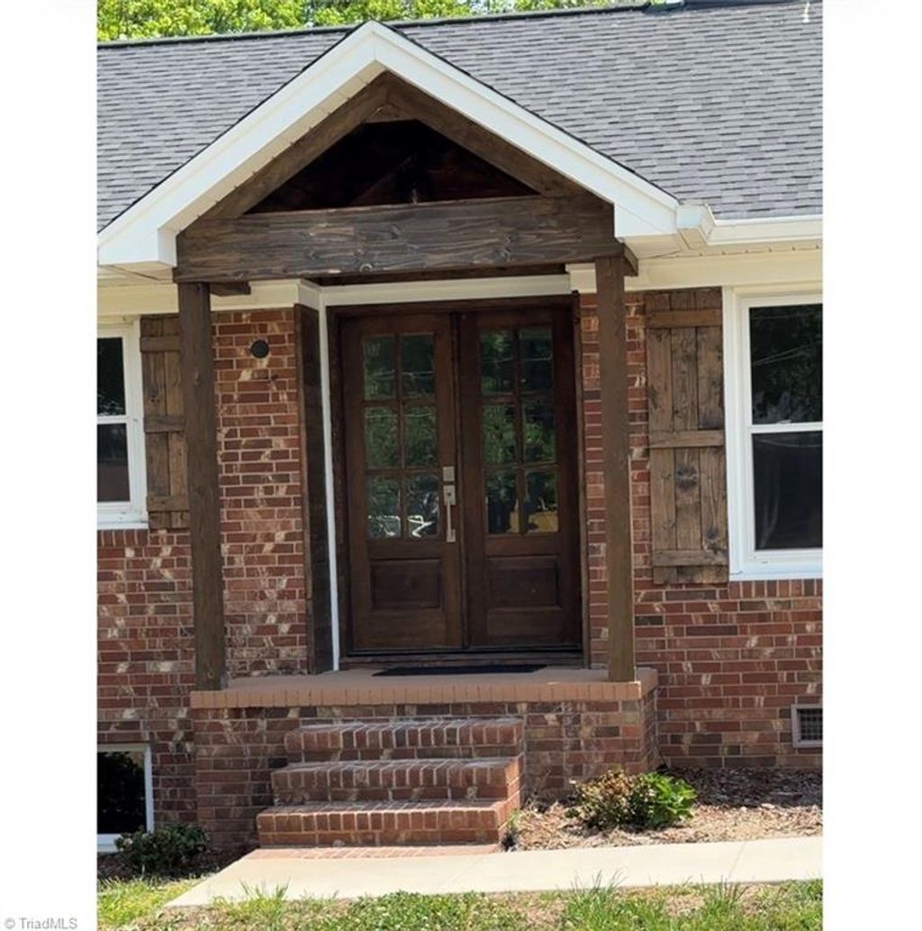 Photo of 2006 Ledford Road, Greensboro, NC 27406 (MLS # 1219710)