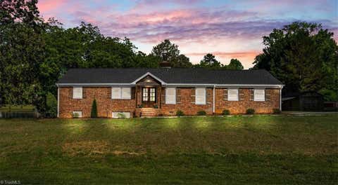 Homes For Sale - 2006 Ledford Road<br/> Greensboro, NC 27406