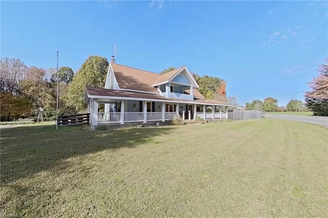 4406 Nc Highway 268 Hwy, photo 2 of 33
