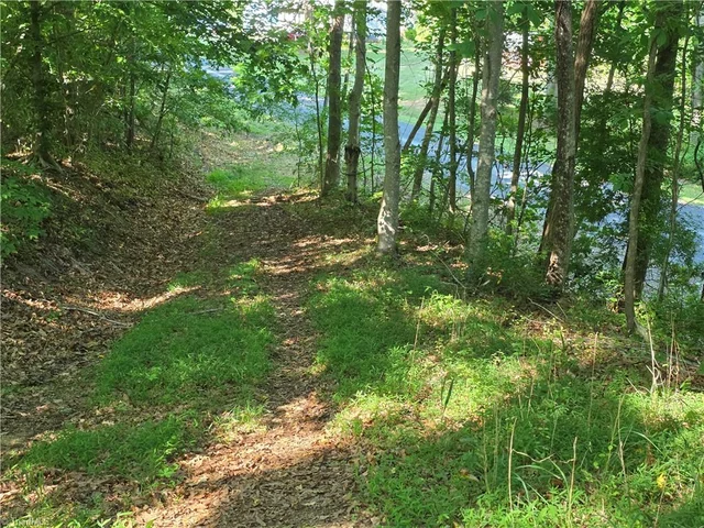 1055 Ed Booth Road, photo 2 of 15