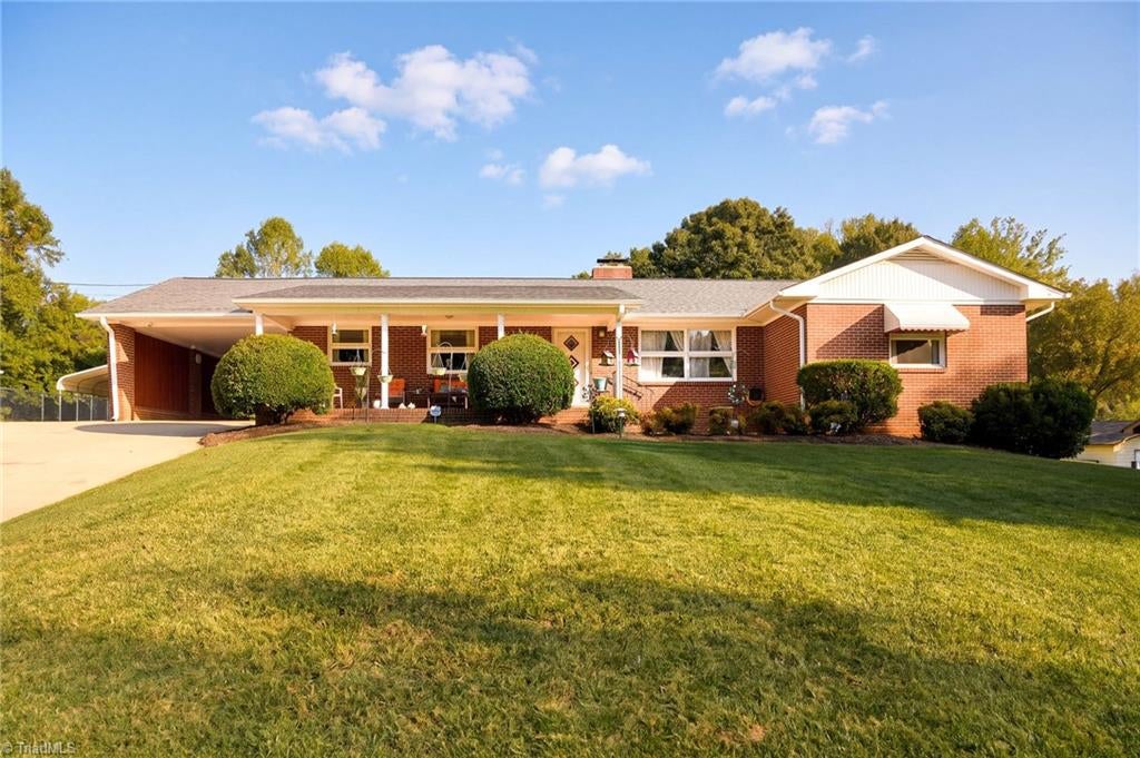 Photo of 708 Hudson Street, Winston-Salem, NC 27105 (MLS # 1237138)