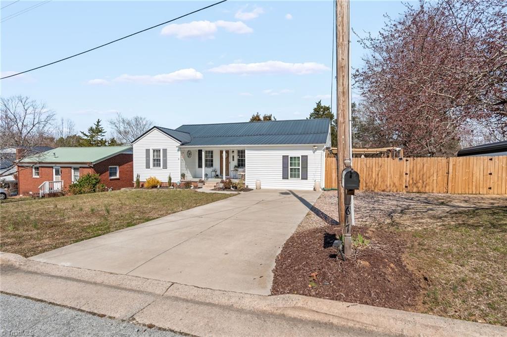 617 Martha Place, High Point, North Carolina image 2